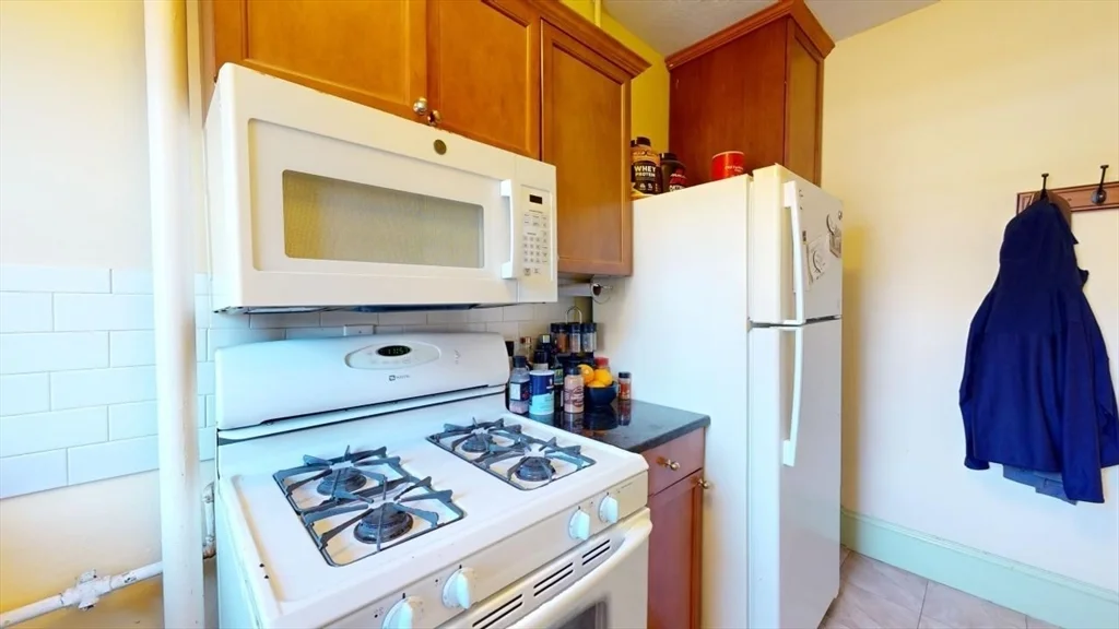 Studio bed, 1 bath apartment for rent at 131 Park Dr Unit 31L, Fenway — photo 5 of 9