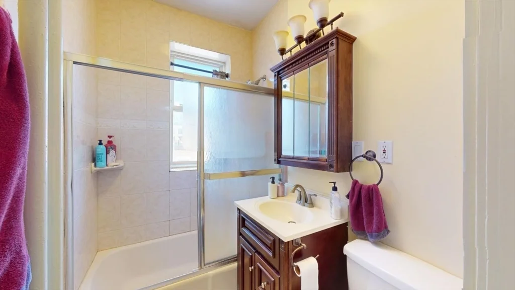 Studio bed, 1 bath apartment for rent at 131 Park Dr Unit 31R, Fenway — photo 7 of 12