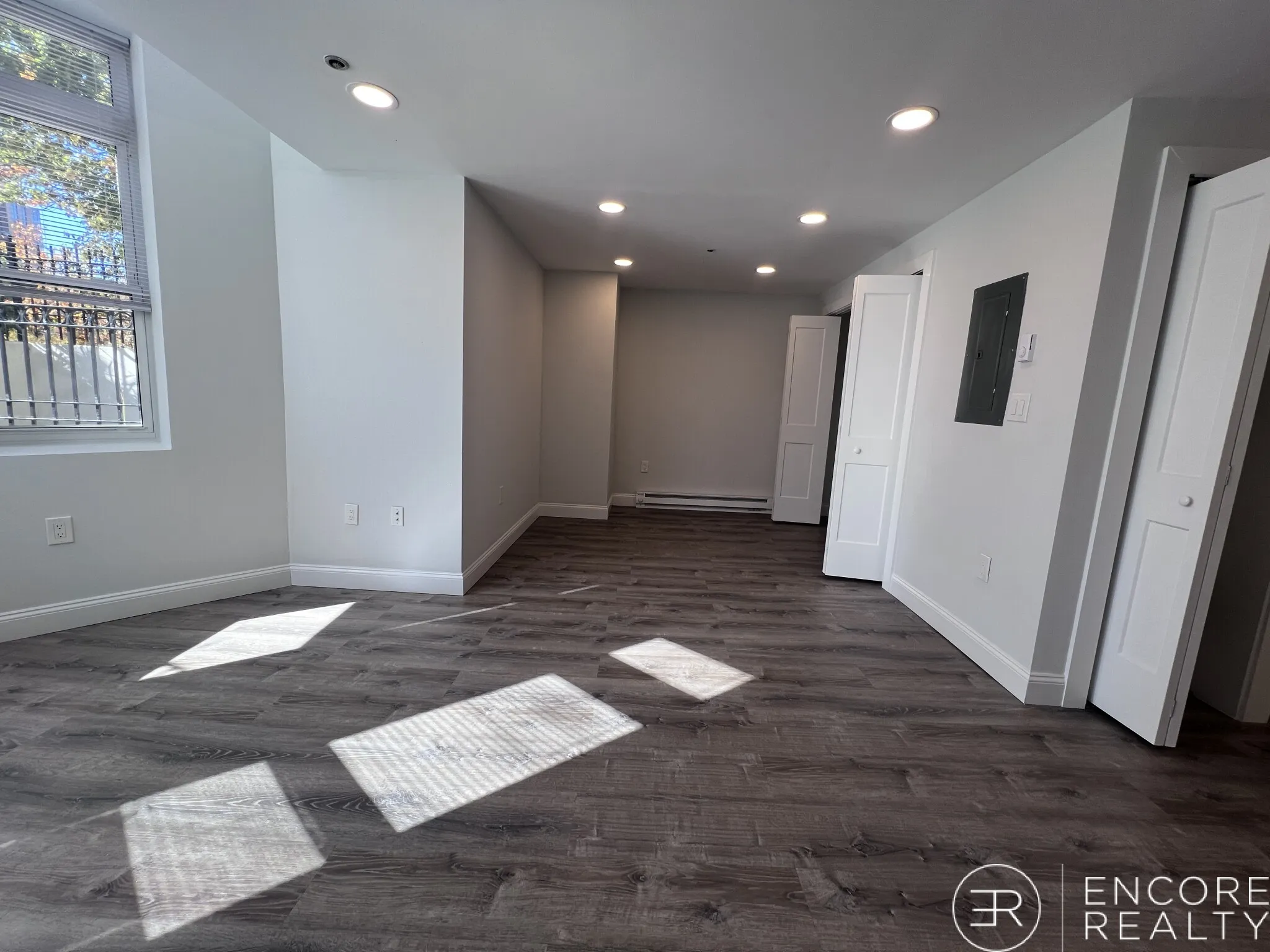 Studio bed, 1 bath apartment for rent at 131 Park Dr Unit C, Fenway — photo 4 of 7