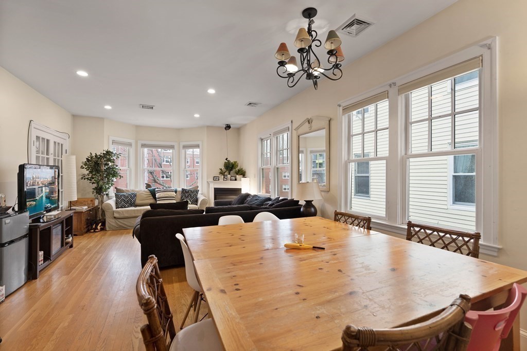 4 bed, 3 bath apartment for rent at 131 Putnam Ave Unit 131, Cambridgeport — photo 2 of 16
