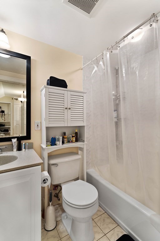 4 bed, 3 bath apartment for rent at 131 Putnam Ave Unit 131, Cambridgeport — photo 15 of 16