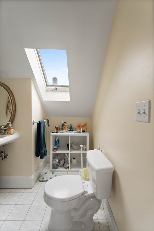 4 bed, 3 bath apartment for rent at 131 Putnam Ave Unit 131, Cambridgeport — photo 11 of 16