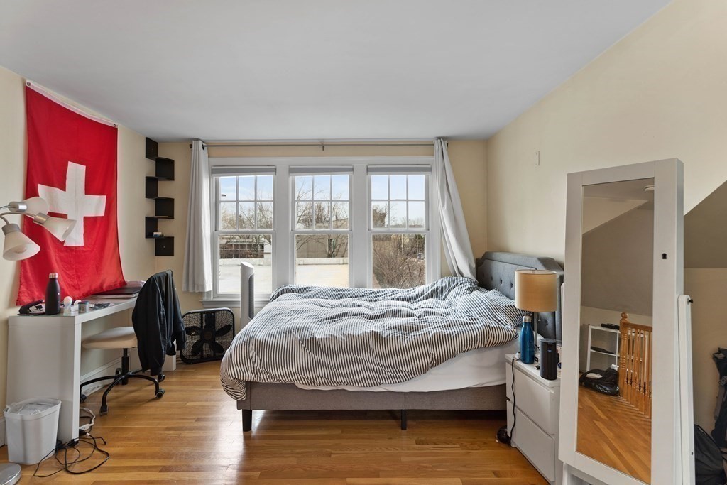 4 bed, 3 bath apartment for rent at 131 Putnam Ave Unit 131, Cambridgeport — photo 8 of 16