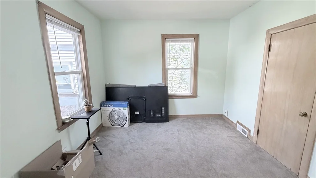 3 bed, 1 bath apartment for rent at 131 Rindge Ave Unit 1, North Cambridge — photo 3 of 14