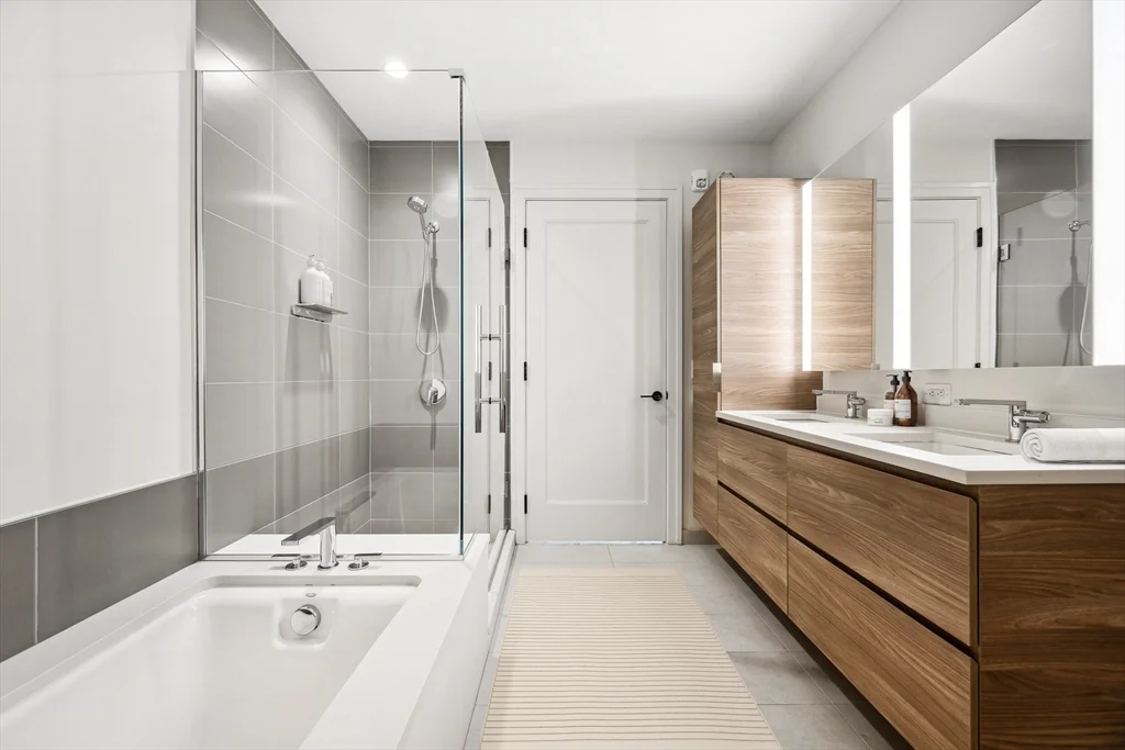 3 bed, 3 bath apartment for rent at 131 Seaport Blvd Unit PH-1A, Seaport District — photo 7 of 15
