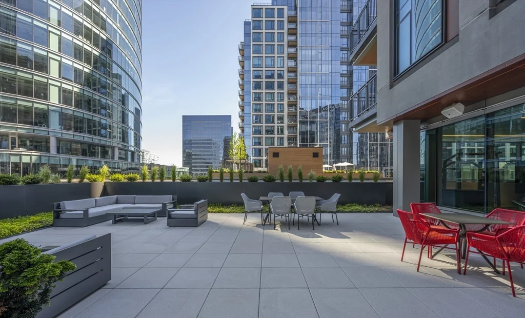 2 bed, 2 bath apartment for rent at 131 Seaport Blvd Unit PH-2B, Seaport District — photo 11 of 12