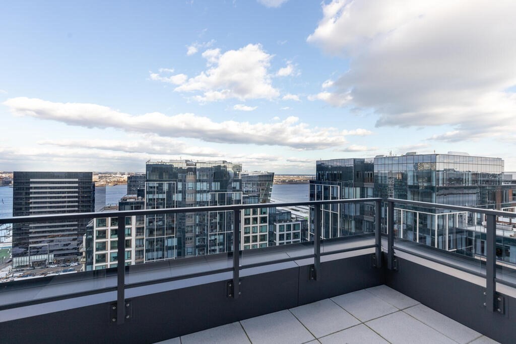 2 bed, 2 bath apartment for rent at 131 Seaport Blvd Unit PH-3, Seaport District — photo 3 of 16
