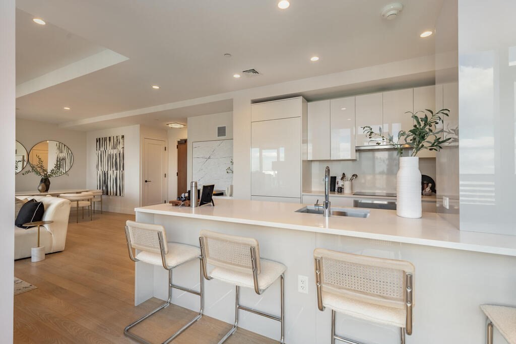 2 bed, 2 bath apartment for rent at 131 Seaport Blvd Unit PH-3, Seaport District — photo 6 of 16
