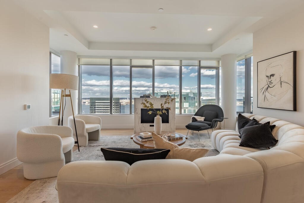 2 bed, 2 bath apartment for rent at 131 Seaport Blvd Unit PH-3, Seaport District — photo 4 of 16