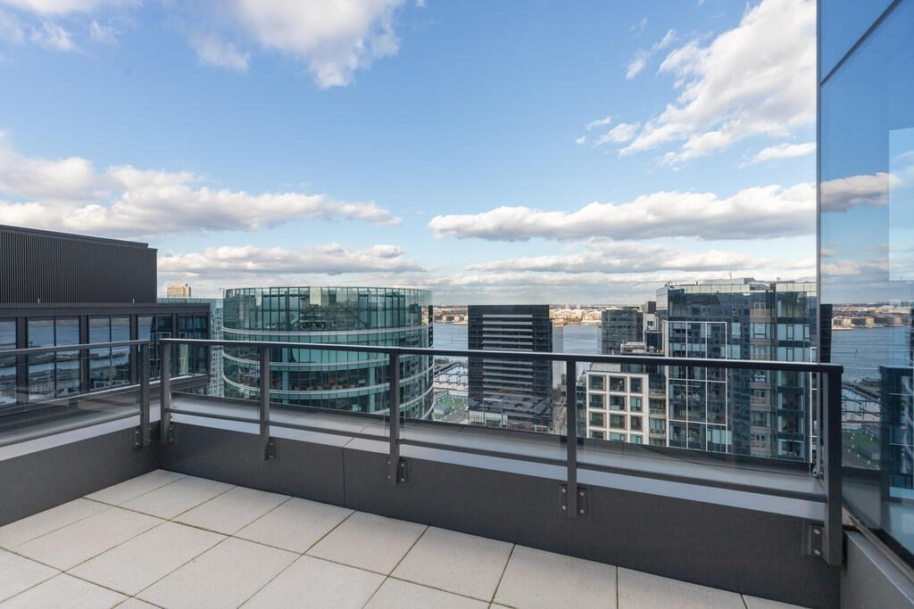 2 bed, 2 bath apartment for rent at 131 Seaport Blvd Unit PH-3, Seaport District — photo 2 of 16