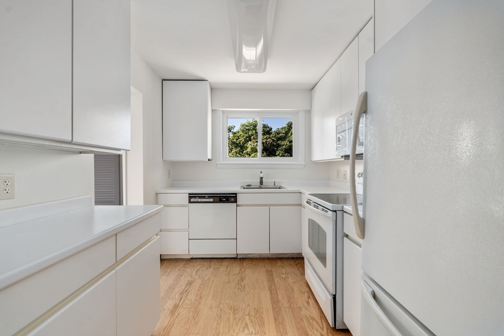 2 bed, 2 bath apartment for rent at 131 Sewall Ave Unit 57, Coolidge Corner — photo 8 of 21