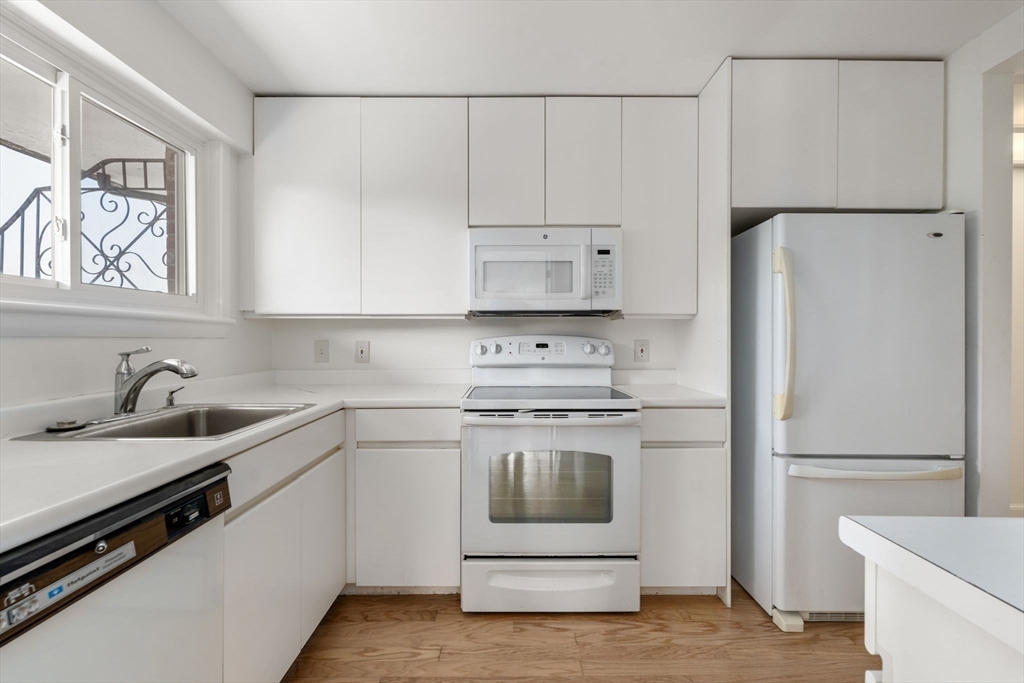 2 bed, 2 bath apartment for rent at 131 Sewall Ave Unit 57, Coolidge Corner — photo 9 of 21