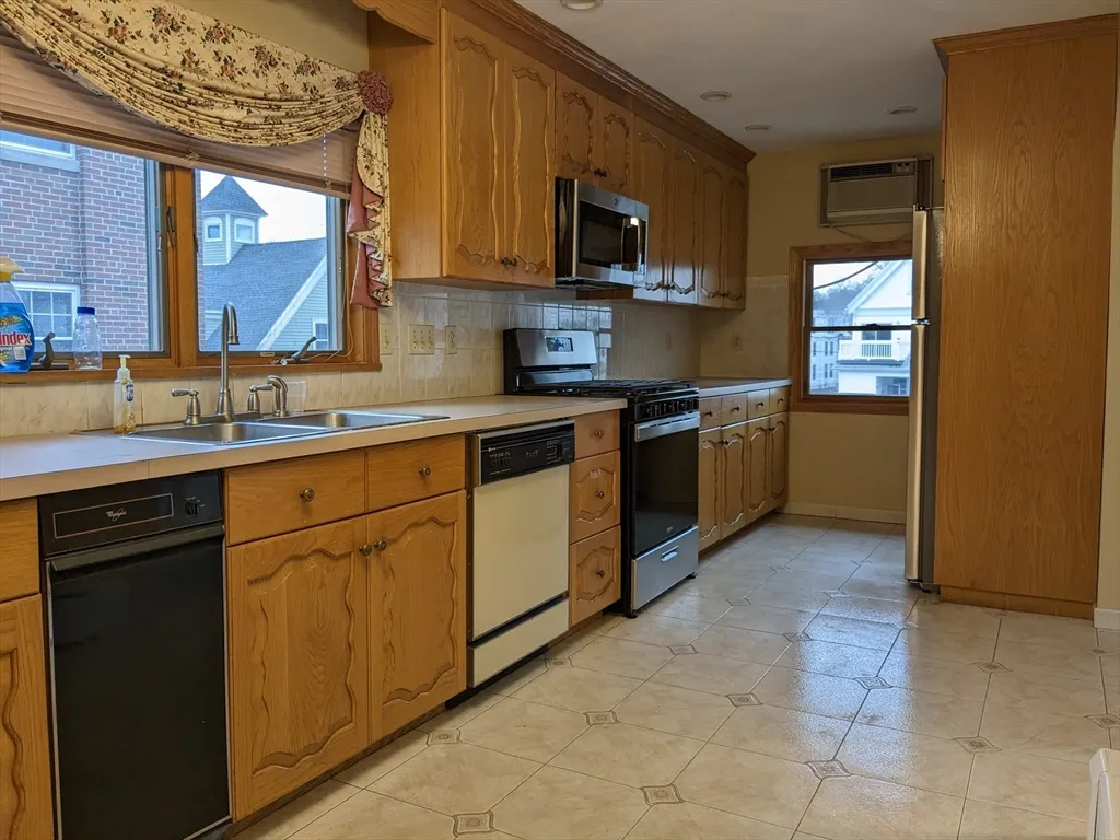 4 bed, 2 bath apartment for rent at 131 Summer Unit 2, Malden — photo 1 of 25
