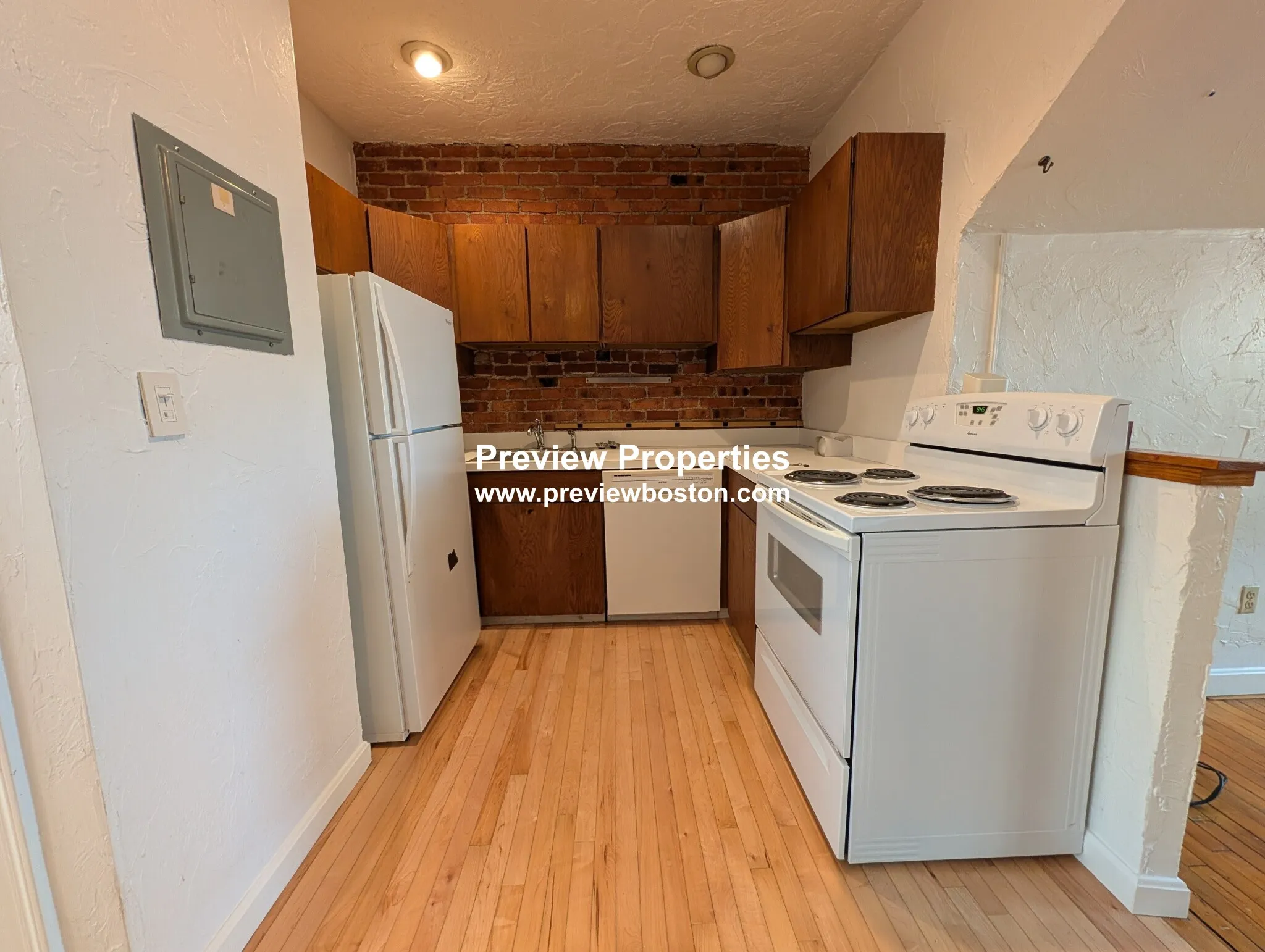 1 bed, 1 bath apartment for rent at 131 Sutherland Rd Unit 1P, Brighton — photo 4 of 8