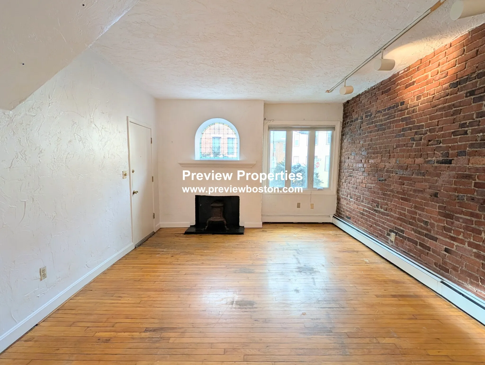 1 bed, 1 bath apartment for rent at 131 Sutherland Rd Unit 1P, Brighton — photo 3 of 8