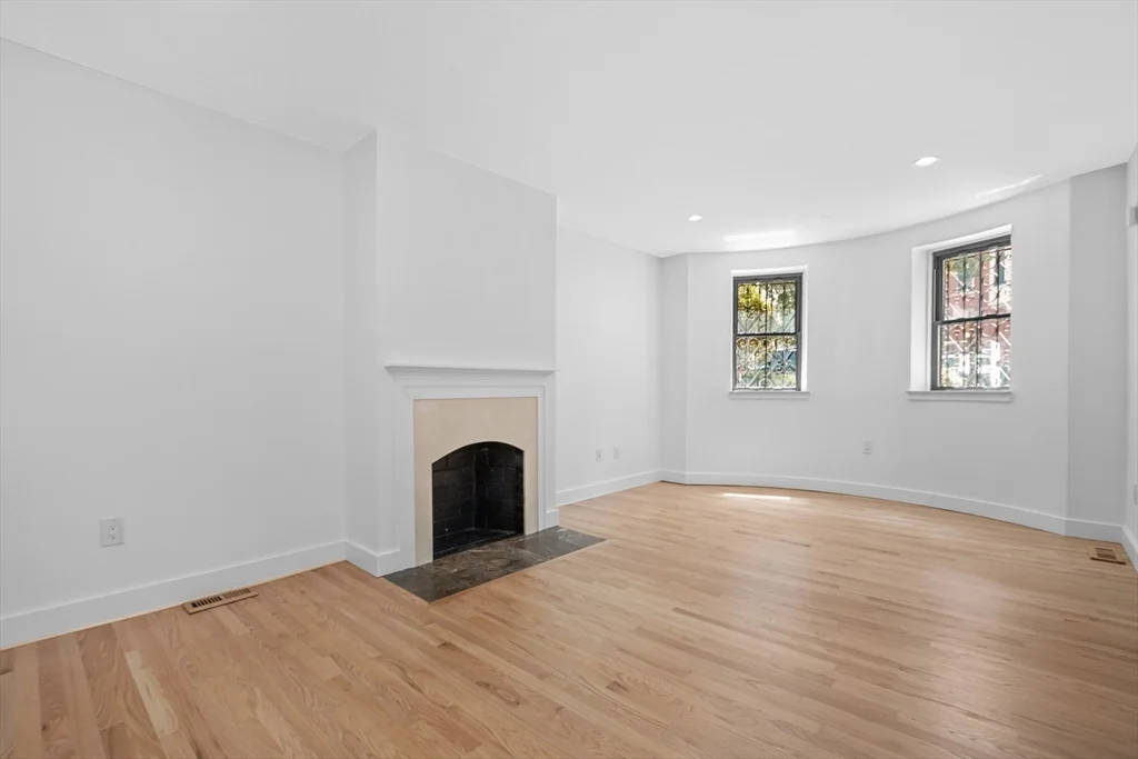 1 bed, 1 bath apartment for rent at 131 Warren Ave Unit 1, South End — photo 3 of 16