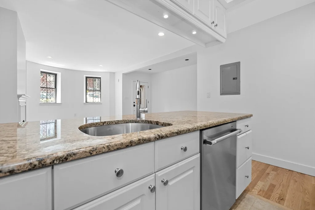 1 bed, 1 bath apartment for rent at 131 Warren Ave Unit 1, South End — photo 4 of 16