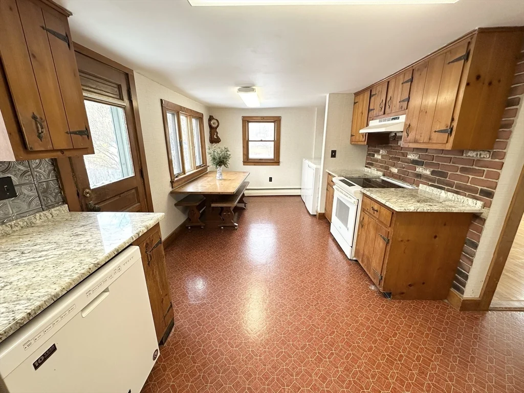 3 bed, 2 bath apartment for rent at 1311 Broadway, Haverhill — photo 21 of 23