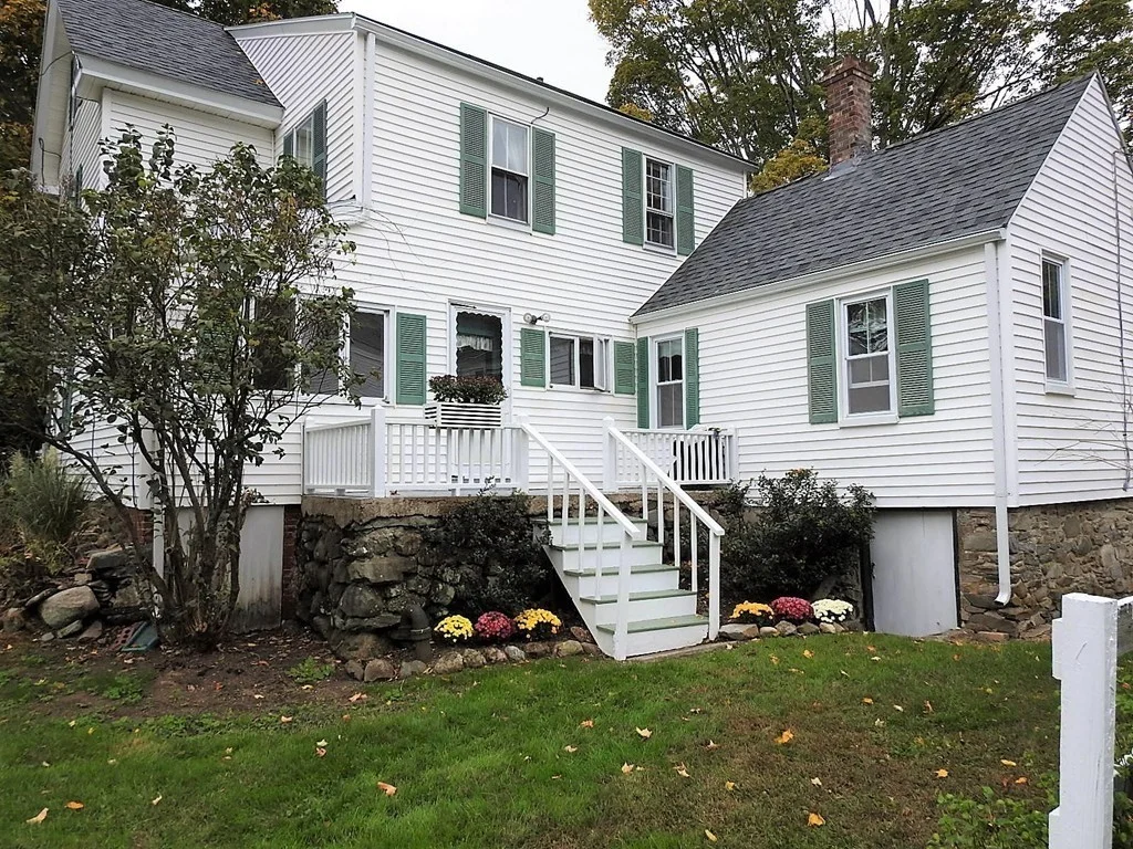 3 bed, 2 bath apartment for rent at 1311 Broadway, Haverhill — photo 3 of 23