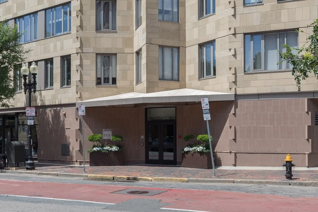 1 bed, 1 bath apartment for rent at 1313 Washington St Unit 210, South End — photo 22 of 23