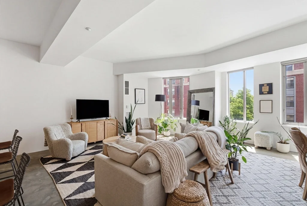 1 bed, 1 bath apartment for rent at 1313 Washington St Unit 414, South End — photo 5 of 32