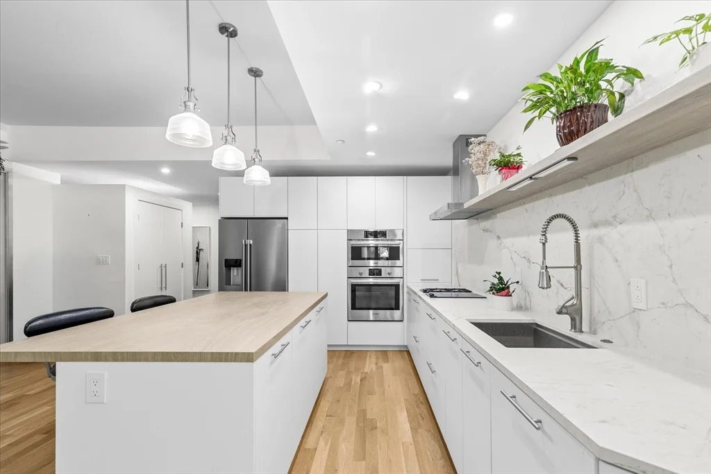 2 bed, 1 bath apartment for rent at 1313 Washington Unit 204, South End — photo 4 of 28