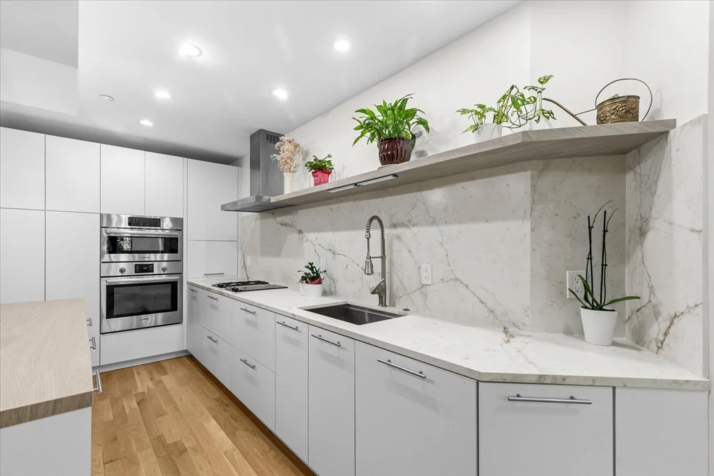 2 bed, 1 bath apartment for rent at 1313 Washington Unit 204, South End — photo 5 of 28