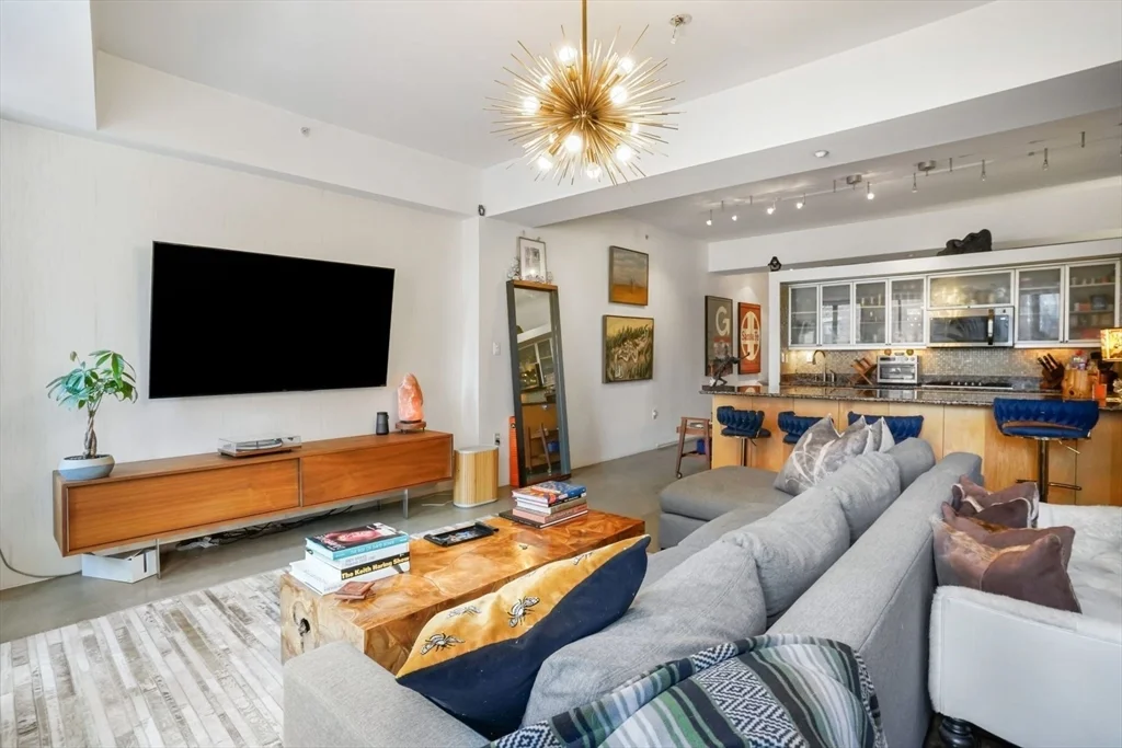 1 bed, 1 bath apartment for rent at 1313 Washington Unit 215, South End — photo 6 of 19