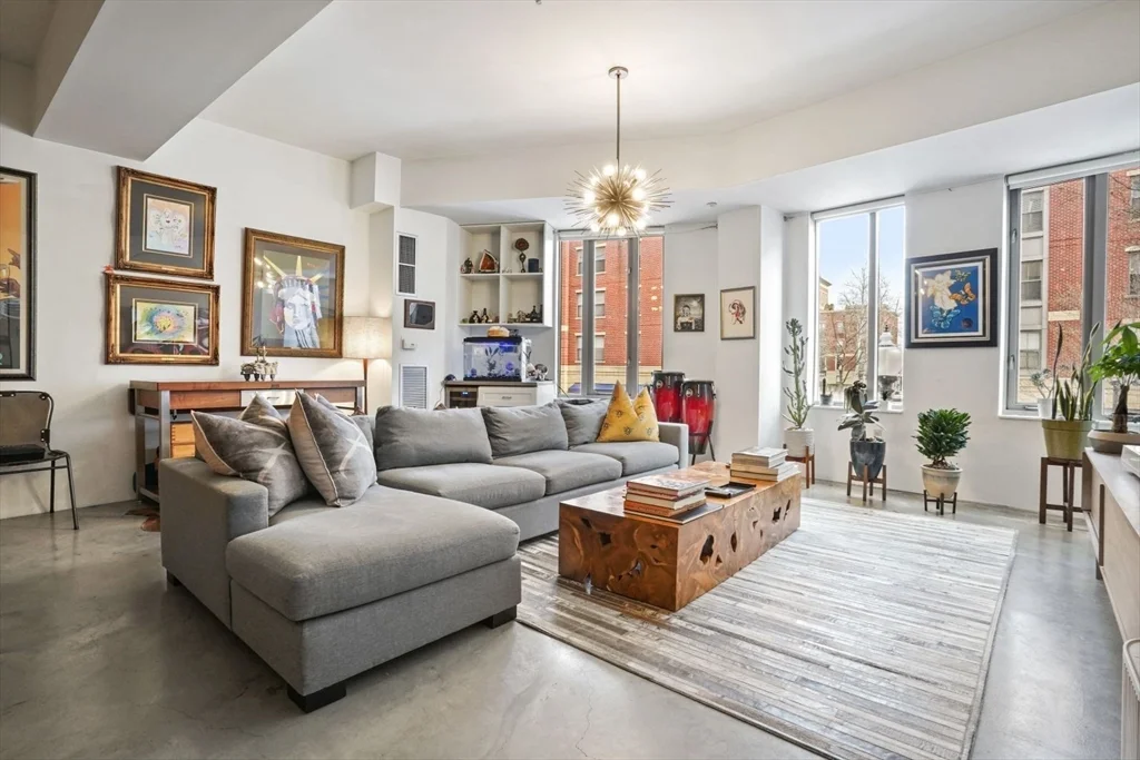 1 bed, 1 bath apartment for rent at 1313 Washington Unit 215, South End