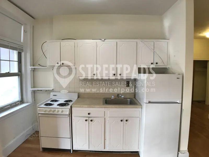 1 bed, 1 bath apartment for rent at 1315 Commonwealth Ave Unit 105, Allston — photo 3 of 21