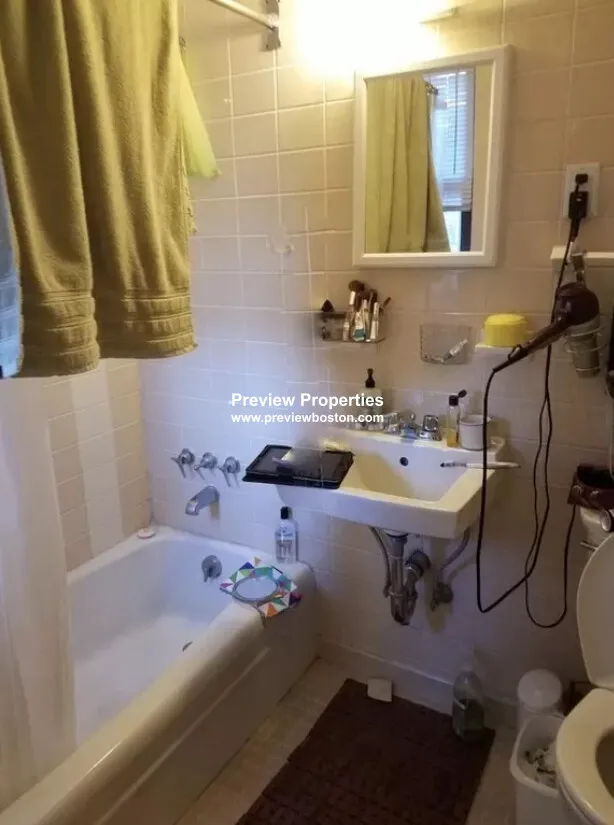 1 bed, 1 bath apartment for rent at 1315 Commonwealth Ave Unit 108P, Allston — photo 3 of 5