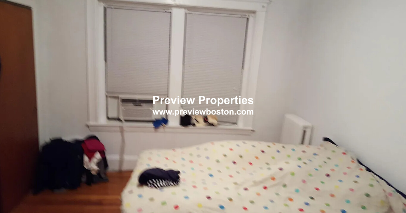 1 bed, 1 bath apartment for rent at 1315 Commonwealth Ave Unit 301P, Allston — photo 2 of 6