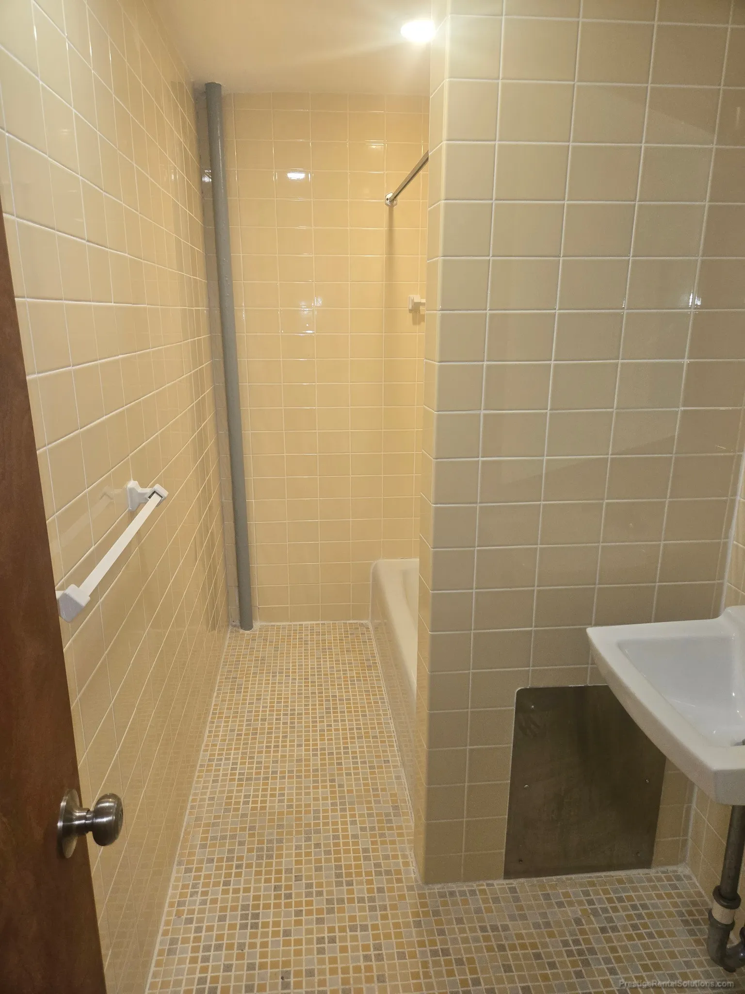 1 bed, 1 bath apartment for rent at 1315 Commonwealth Ave Unit 304, Allston — photo 2 of 10