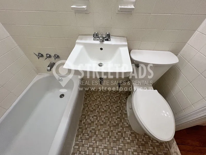 1 bed, 1 bath apartment for rent at 1315 Commonwealth Ave Unit 507, Allston — photo 18 of 25