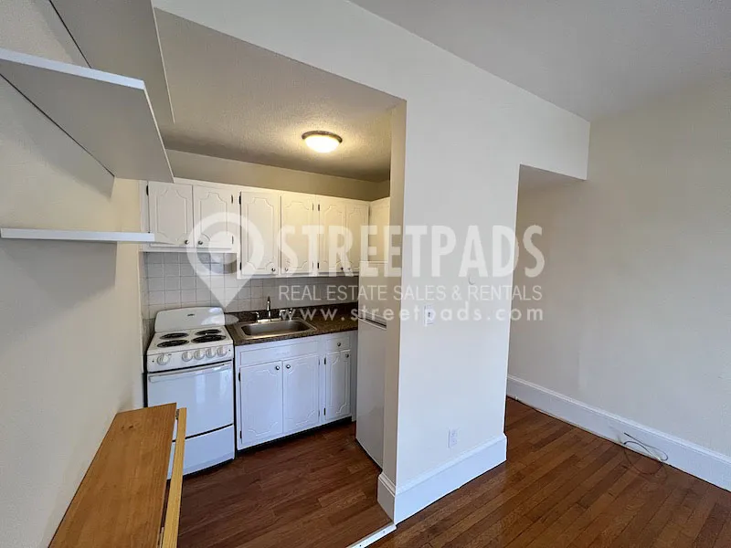 1 bed, 1 bath apartment for rent at 1315 Commonwealth Ave Unit 507, Allston — photo 8 of 25