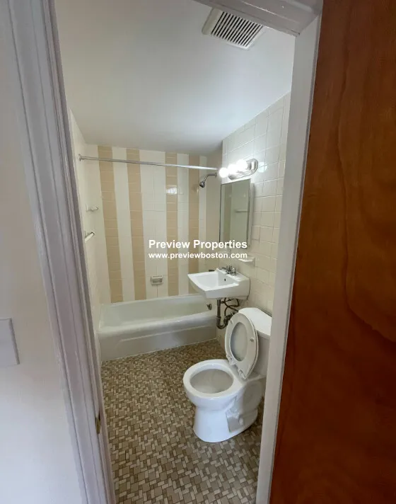 1 bed, 1 bath apartment for rent at 1315 Commonwealth Ave Unit 507P, Allston — photo 9 of 19
