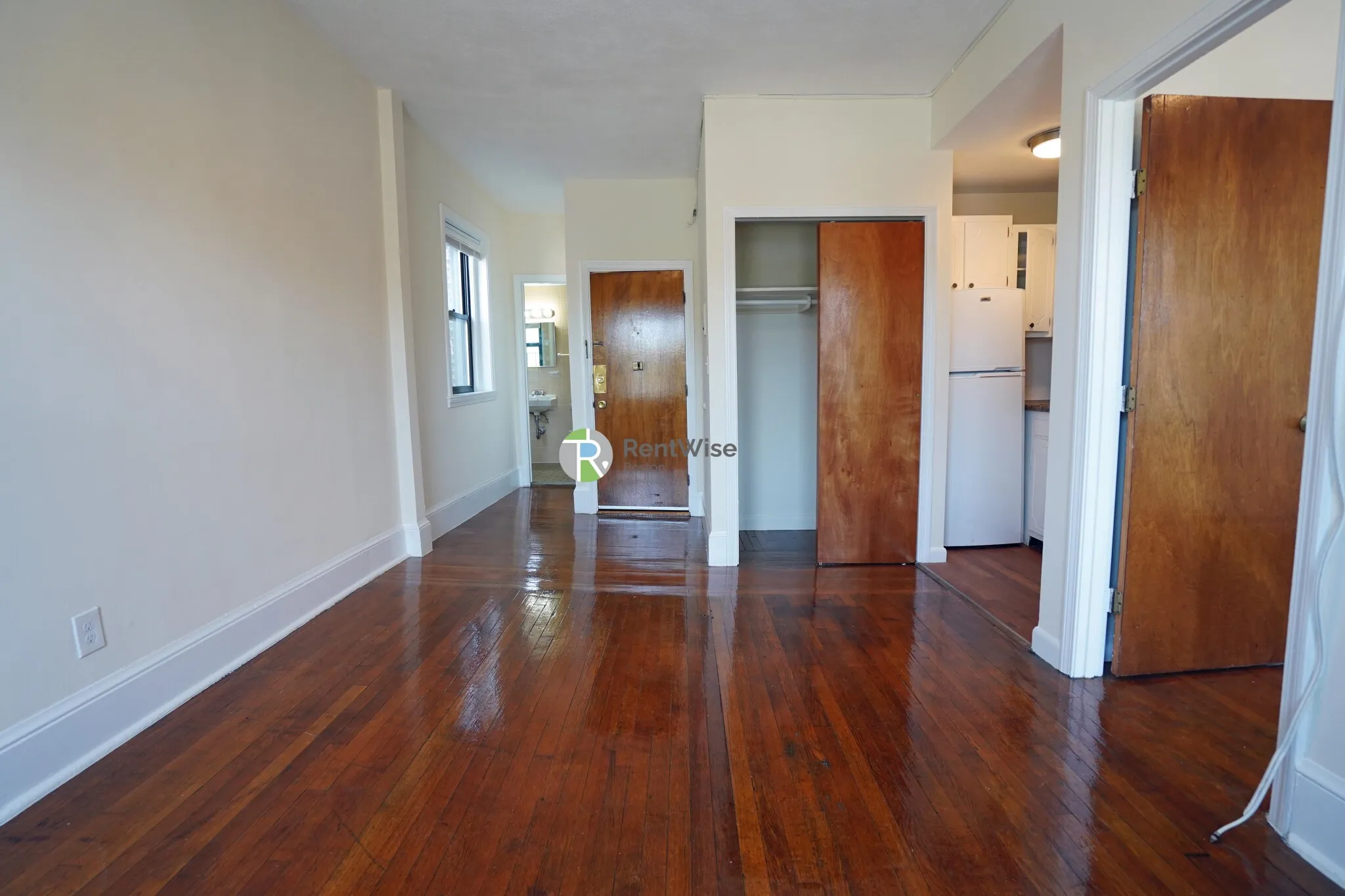 1 bed, 1 bath apartment for rent at 1315 Commonwealth Ave Unit 508, Allston — photo 4 of 13