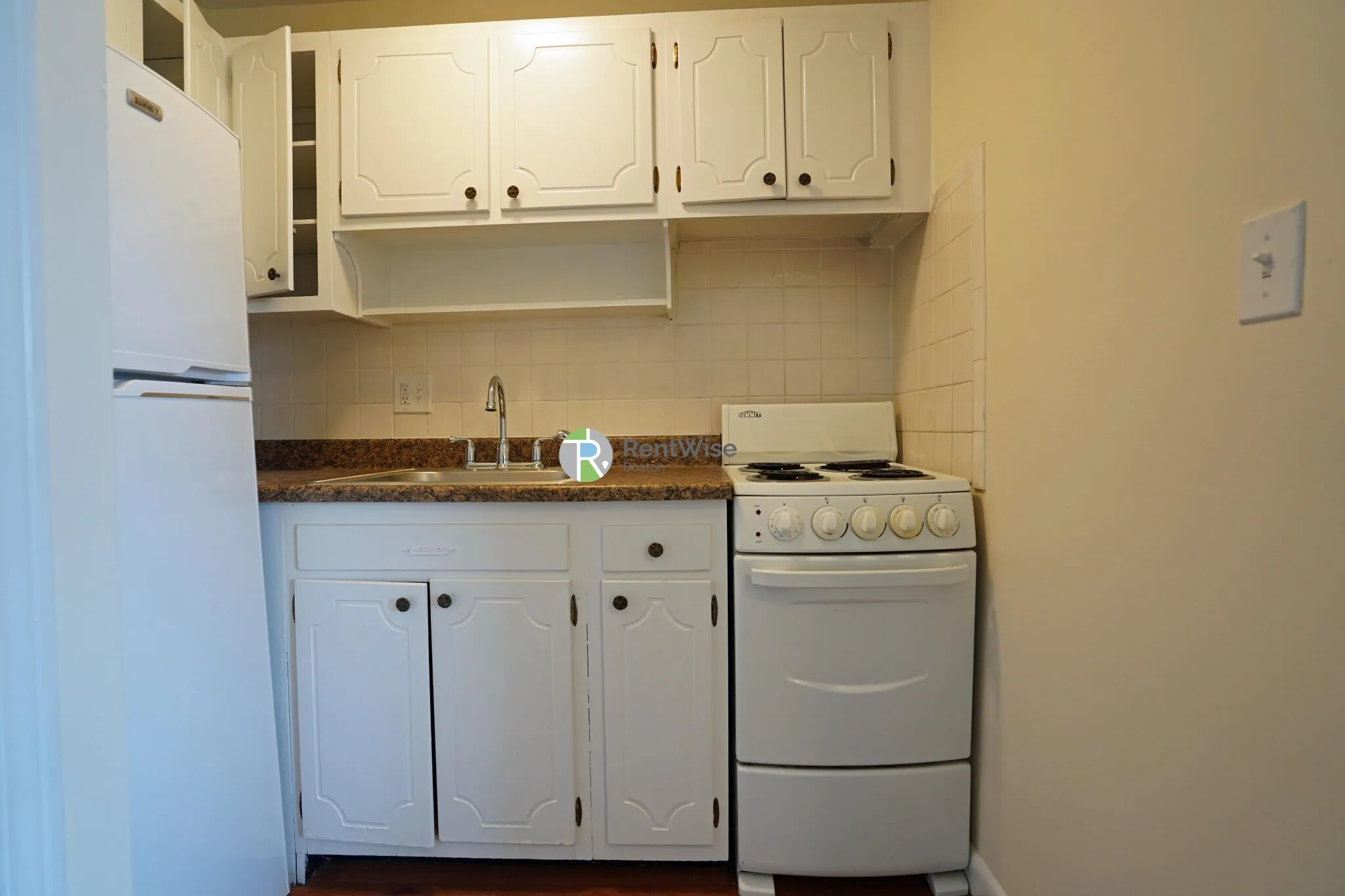1 bed, 1 bath apartment for rent at 1315 Commonwealth Ave Unit 508, Allston — photo 5 of 13