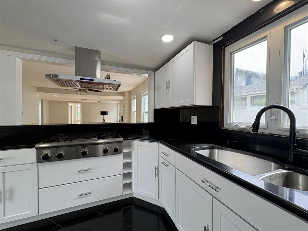 4 bed, 2 bath apartment for rent at 1318 Salem St Unit SF, Malden — photo 4 of 35