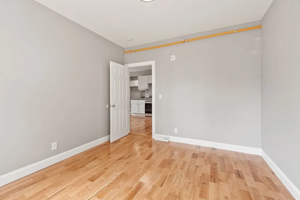 3 bed, 1 bath apartment for rent at 1319 Main St Unit 2, Worcester — photo 3 of 21
