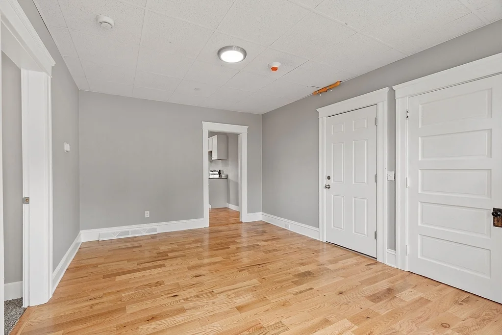 3 bed, 1 bath apartment for rent at 1319 Main St Unit 2, Worcester — photo 12 of 21