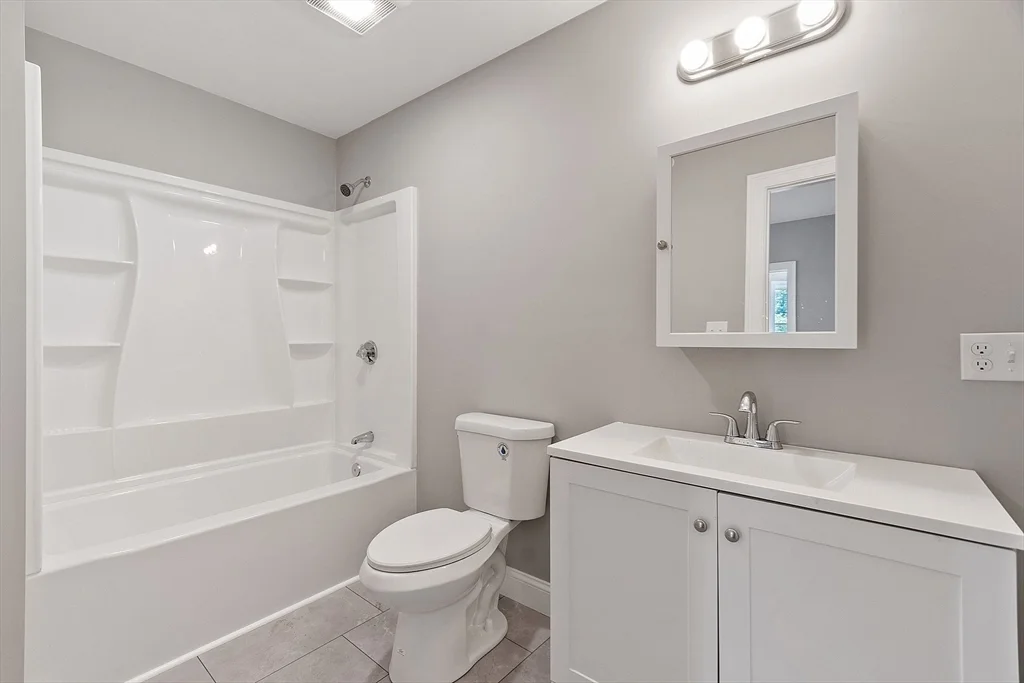 3 bed, 1 bath apartment for rent at 1319 Main St Unit 6, Worcester — photo 4 of 21