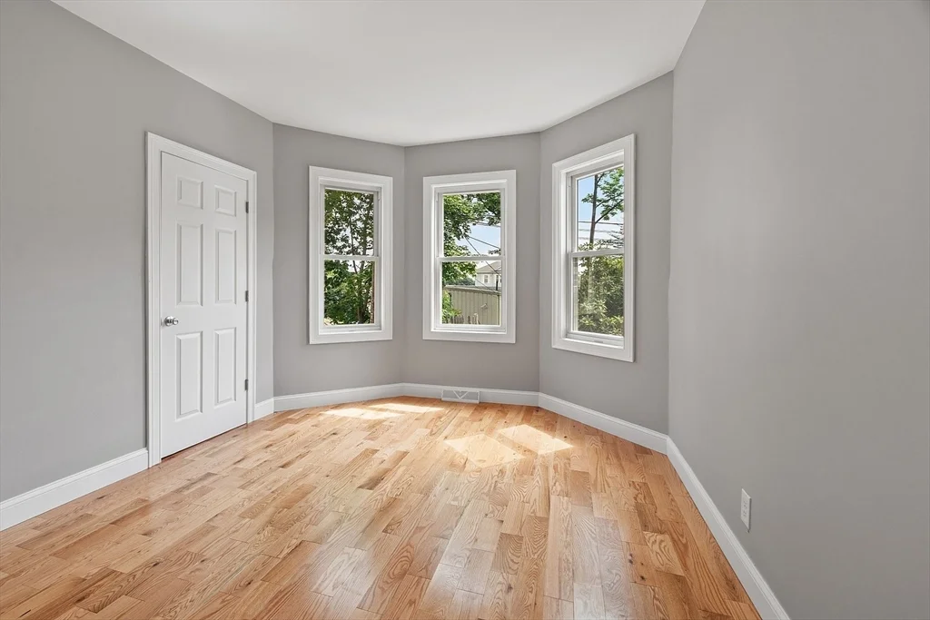 3 bed, 1 bath apartment for rent at 1319 Main St Unit 6, Worcester — photo 5 of 21