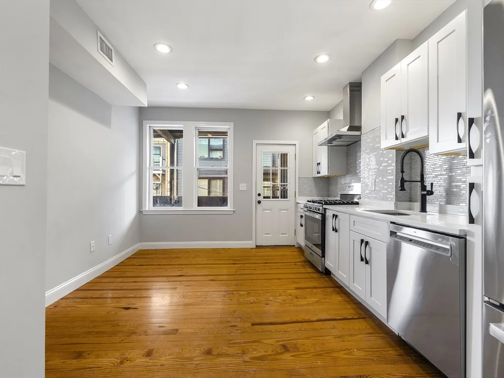 4 bed, 1 bath apartment for rent at 131A Cottage St Unit 2A, East Boston — photo 4 of 16