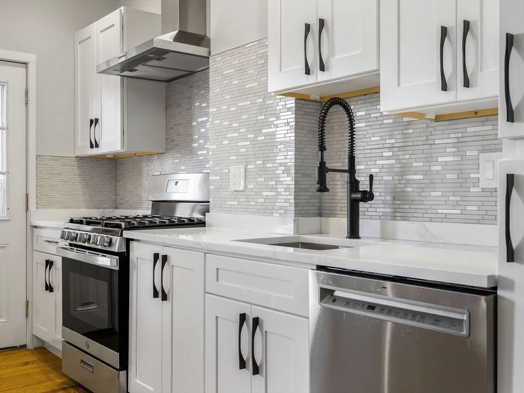 4 bed, 1 bath apartment for rent at 131A Cottage St Unit 2A, East Boston — photo 3 of 16