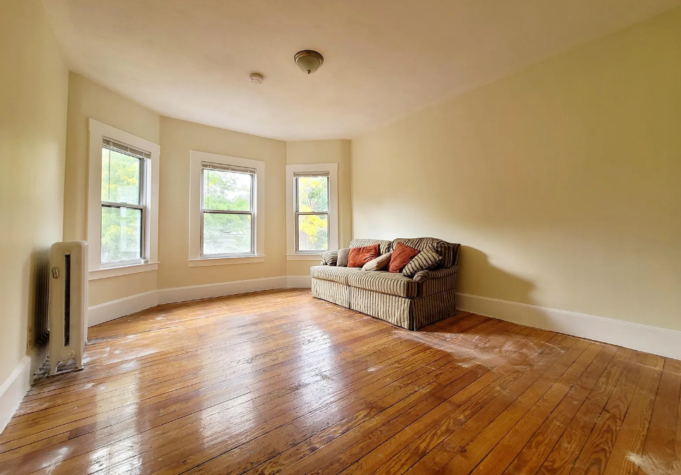 2 bed, 1 bath apartment for rent at 132 1/2 Oxford St Unit 6, Baldwin — photo 3 of 9