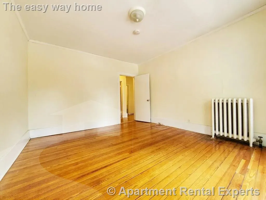 2 bed, 1 bath apartment for rent at 132.5 Oxford St Unit 2, Baldwin — photo 6 of 10