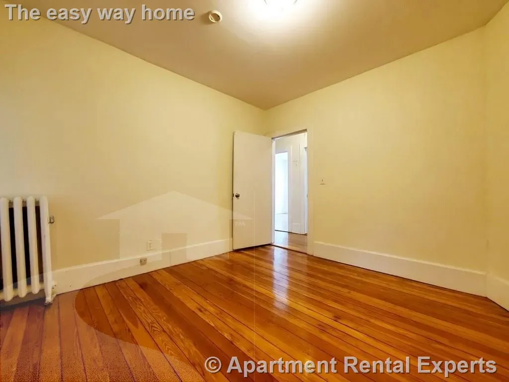 2 bed, 1 bath apartment for rent at 132.5 Oxford St Unit 2, Baldwin — photo 8 of 10