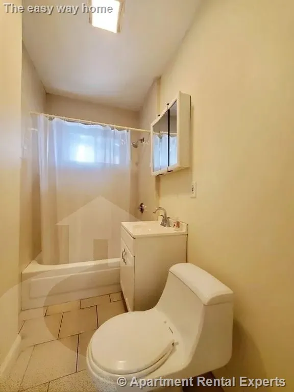 2 bed, 1 bath apartment for rent at 132.5 Oxford St Unit 2, Baldwin — photo 10 of 10