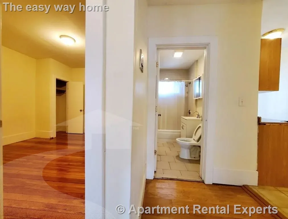 2 bed, 1 bath apartment for rent at 132.5 Oxford St Unit 2, Baldwin — photo 7 of 10